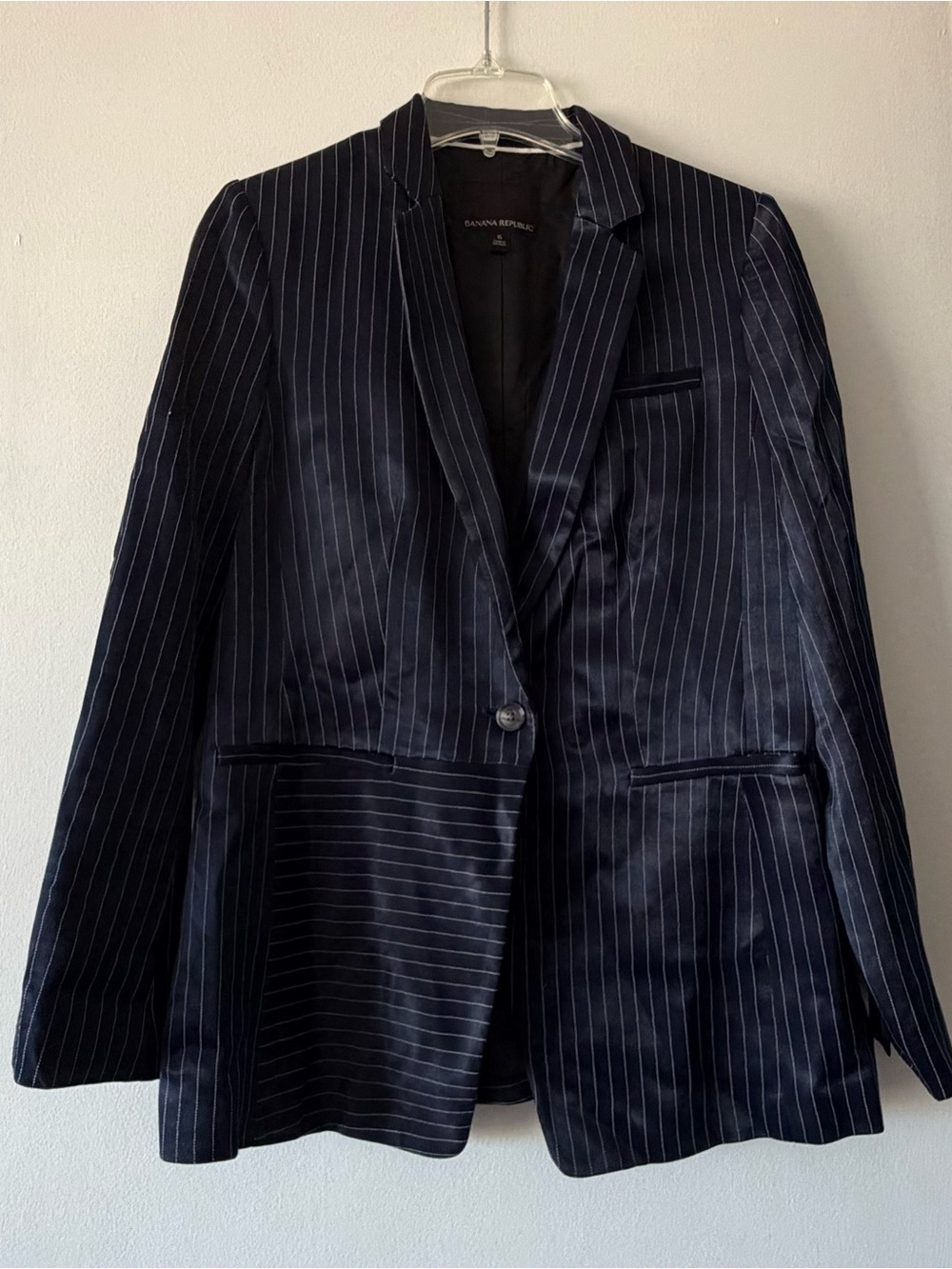 Banana Republic Navy Pinstripe Satin Blazer Size 6 Single Button Suit Jacket